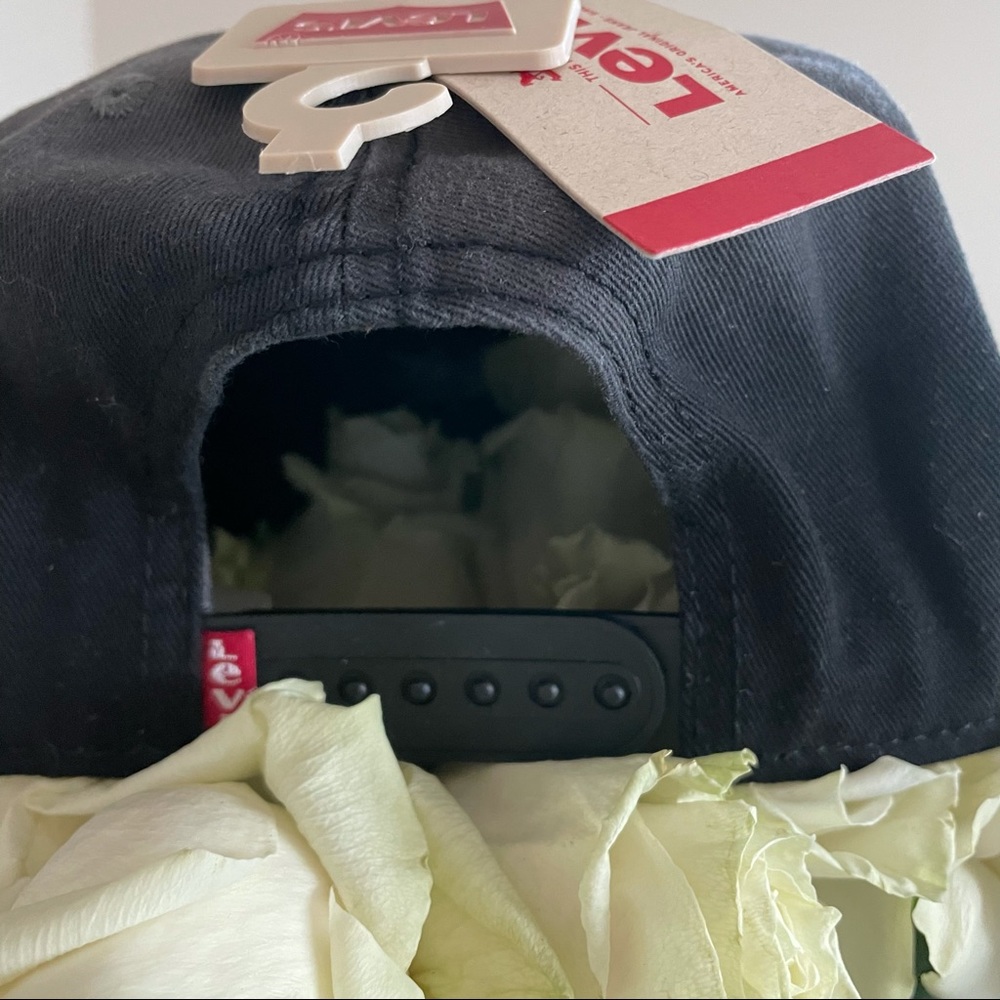 Levi’s Dip Dyed Baseball Hat - Picture 4 of 6